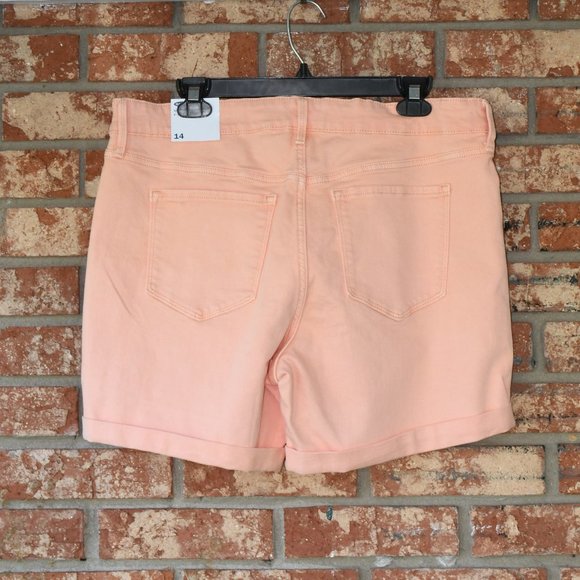 Old Navy Shorts - Picture 2 of 4